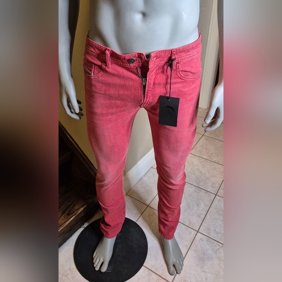 Diesel Men's Bold Red Skinny Jeans - Picture 15 of 15